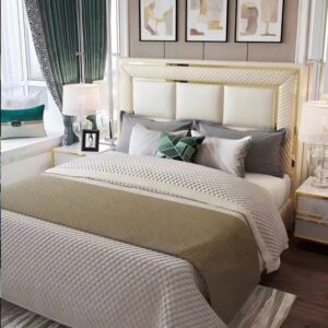 भव्य बिस्तर