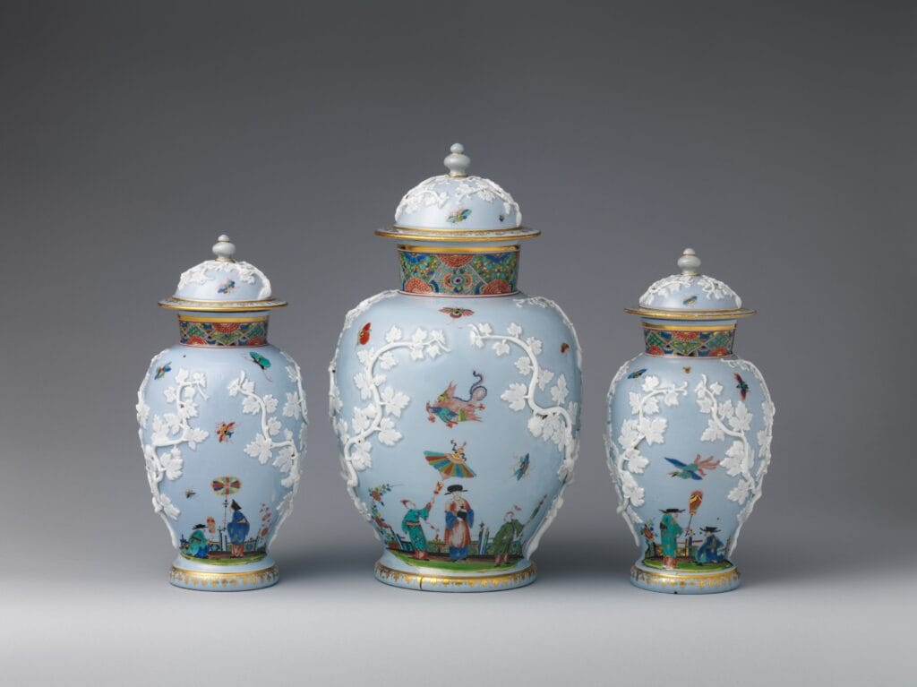 Meissen hard-paste porcelain vase with multicolour Chinoiserie scenes